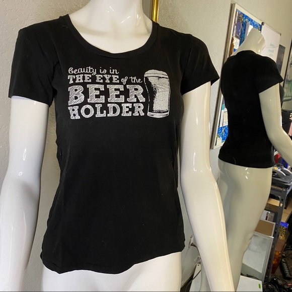 TheCHIVE Beauty in Beerholder Women’s tee - Picture 1 of 3